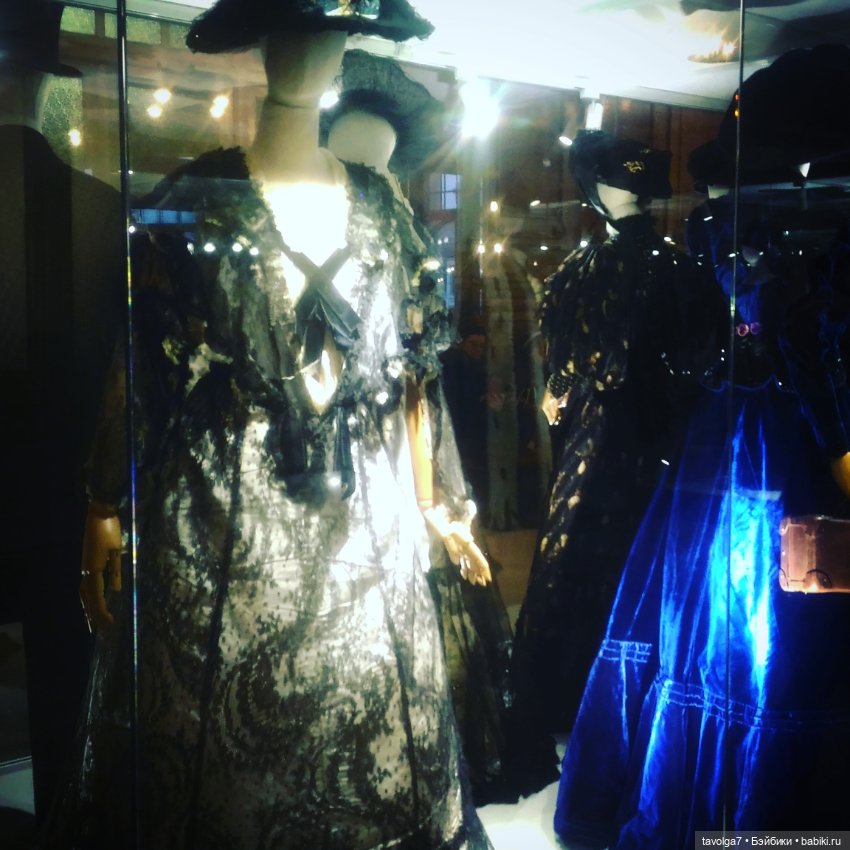 Йоль и выставка платьев эпохи Модерн (фото 9)