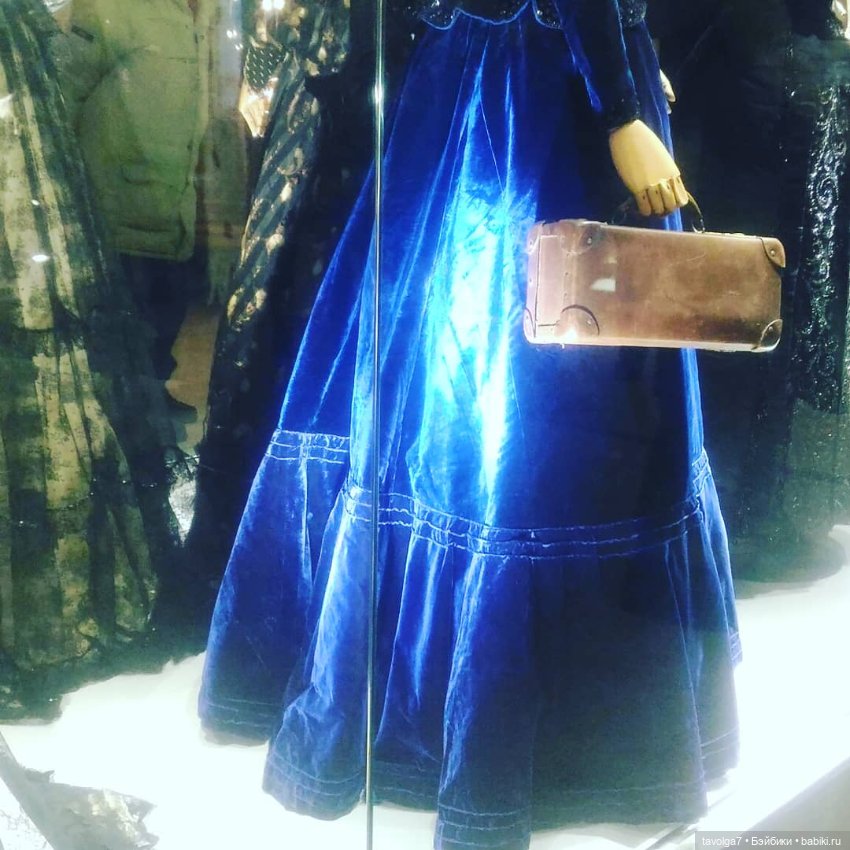 Йоль и выставка платьев эпохи Модерн (фото 10)