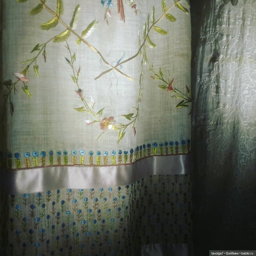 Йоль и выставка платьев эпохи Модерн