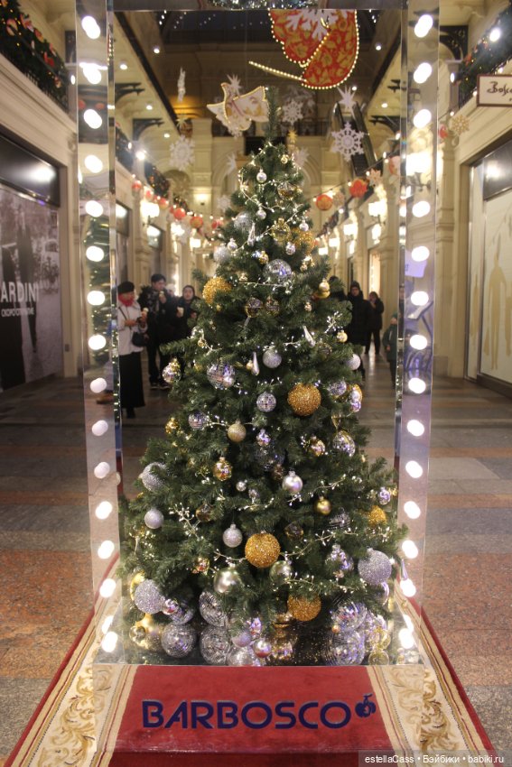 ГУМ. Парад елок -2024 — Новый год и Рождество: праздничные фото кукол