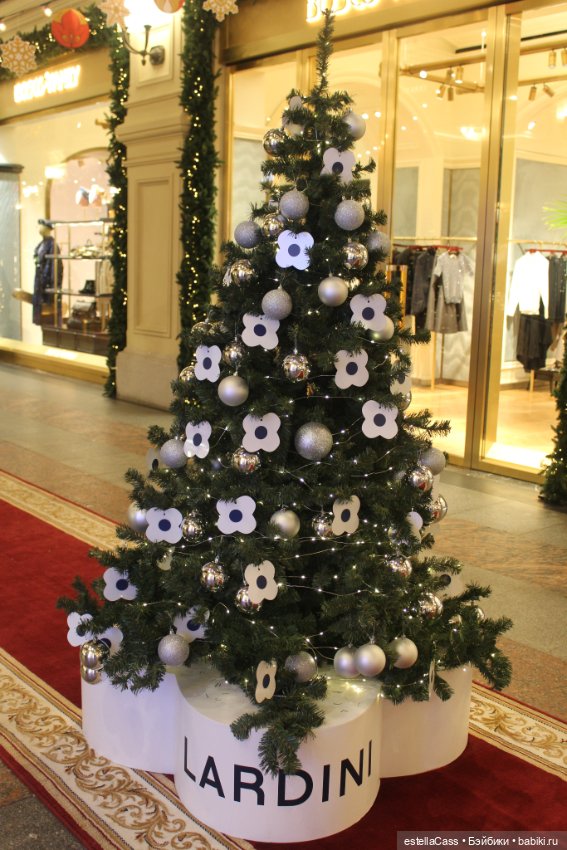 ГУМ. Парад елок -2024 — Новый год и Рождество: праздничные фото кукол