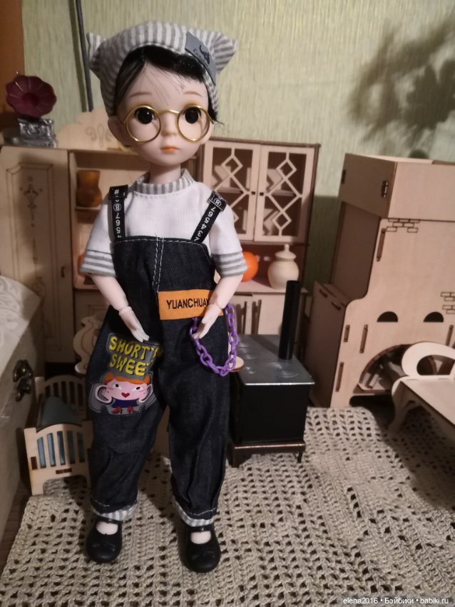 Очкариков много не бывает