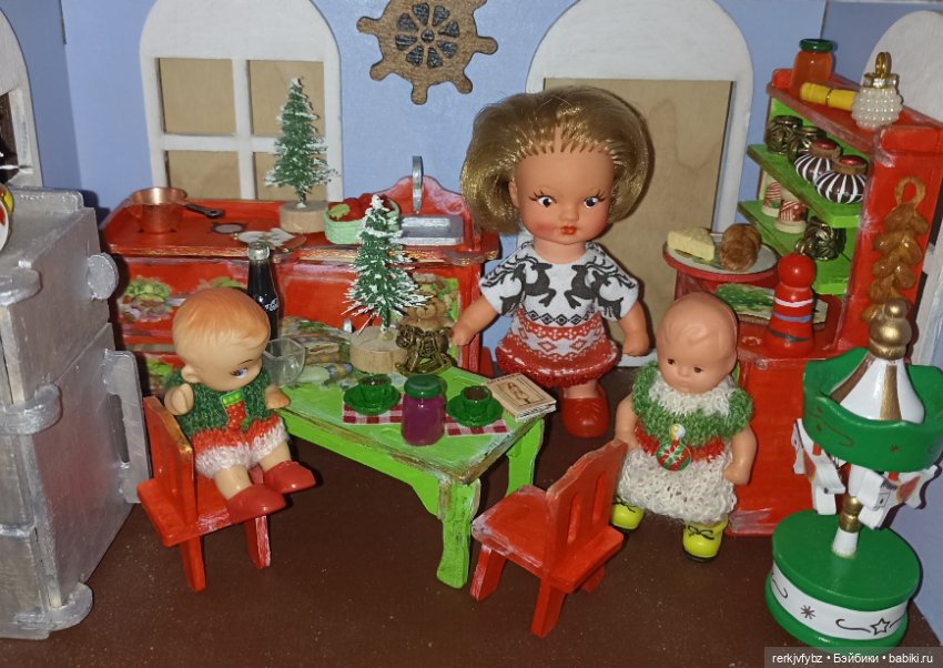 Новогодняя кухня — Румбоксы и кукольные интерьеры: фото