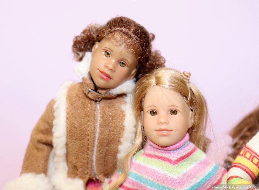 Собрала всю коллекцию — Коллекции игровых кукол (Playline): фото полок (фото 2)