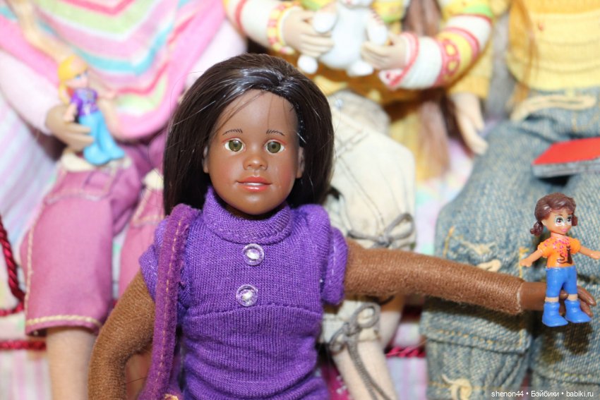 Собрала всю коллекцию — Коллекции игровых кукол (Playline): фото полок (фото 9)