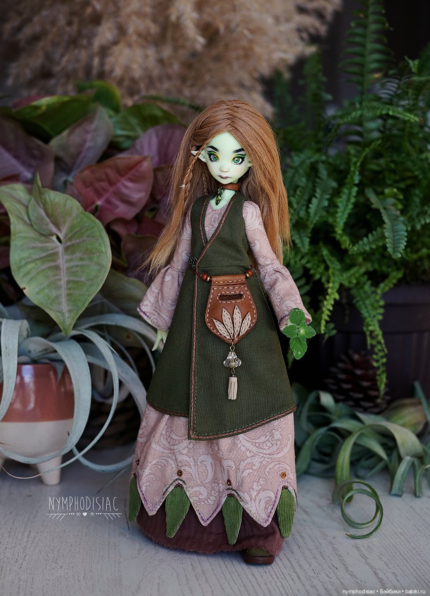 Собирательница свежей мяты. Авторский наряд для куклы 1/6