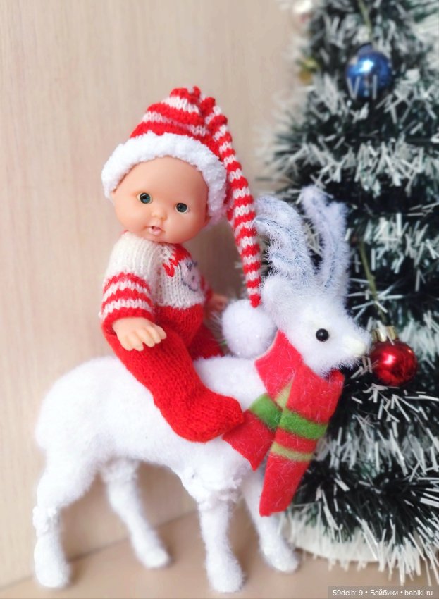 Новогодний наряд для пупсика 12 см из фикспрайса