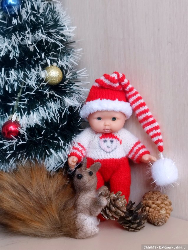 Новогодний наряд для пупсика 12 см из фикспрайса