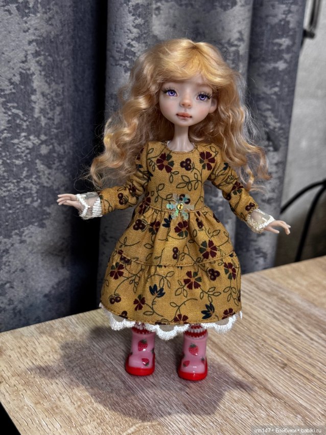 Жу пришла похвастать платьем