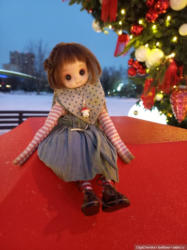 Когда берёшь с собой куклу просто так 😊