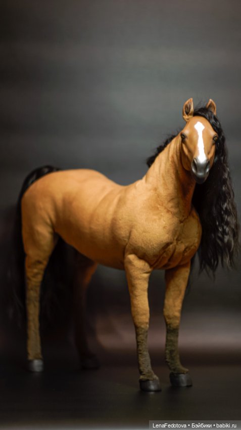 Коричневая лошадка 27 см в холке