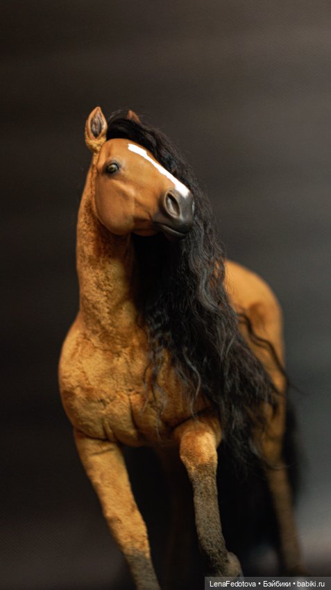 Коричневая лошадка 27 см в холке (фото 9)