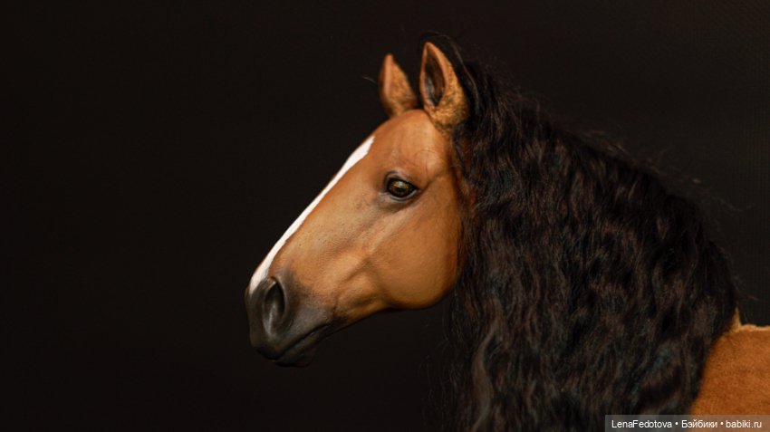 Коричневая лошадка 27 см в холке