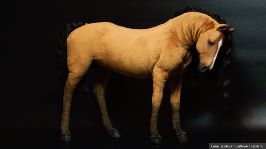 Коричневая лошадка 27 см в холке