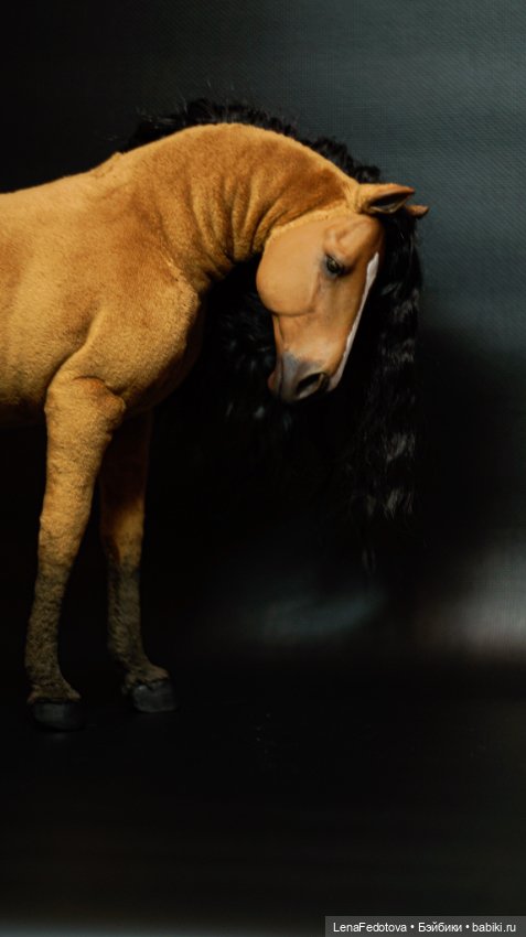 Коричневая лошадка 27 см в холке