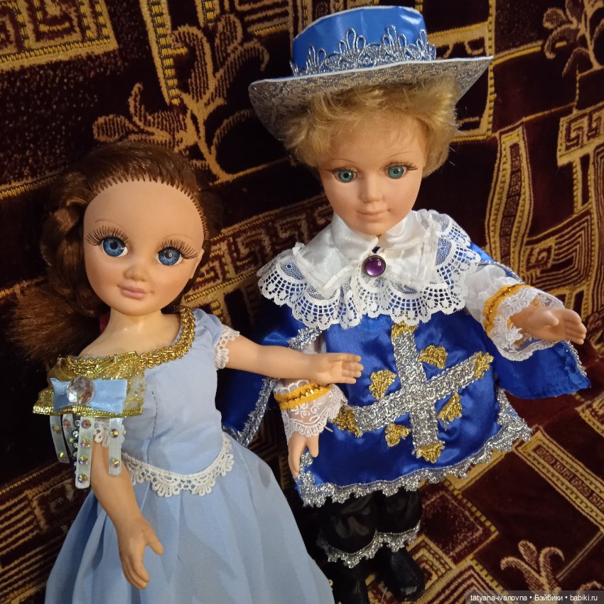 Мушкетеры на маскараде — Игрушки СССР и советского детства: резиновые (фото 5)