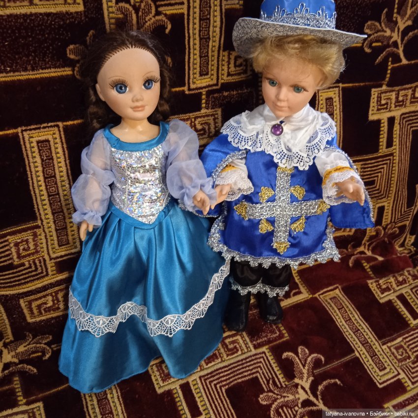 Мушкетеры на маскараде — Игрушки СССР и советского детства: резиновые (фото 9)