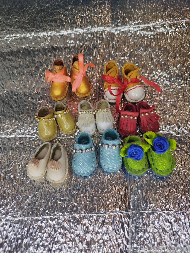 Обувь для разных кукол — Коллекции игровых кукол (Playline): фото полок (фото 2)