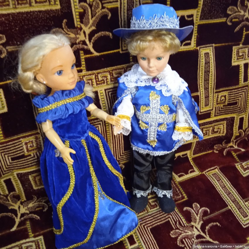 Мушкетеры на маскараде — Игрушки СССР и советского детства: резиновые