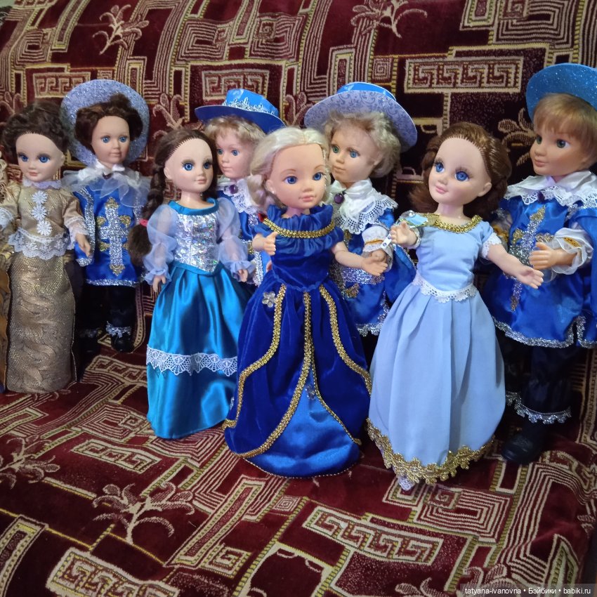 Мушкетеры на маскараде — Игрушки СССР и советского детства: резиновые