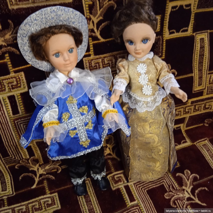 Мушкетеры на маскараде — Игрушки СССР и советского детства: резиновые