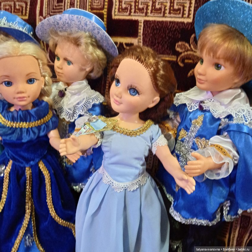 Мушкетеры на маскараде — Игрушки СССР и советского детства: резиновые