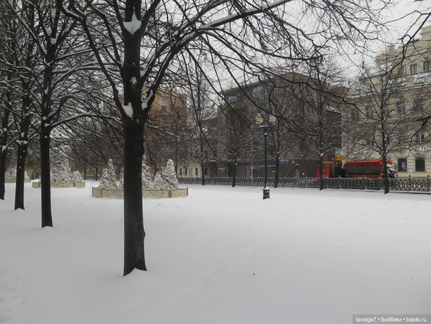 Идеальные уличные новогодние декорации Москва 2024-2025 (фото 7)