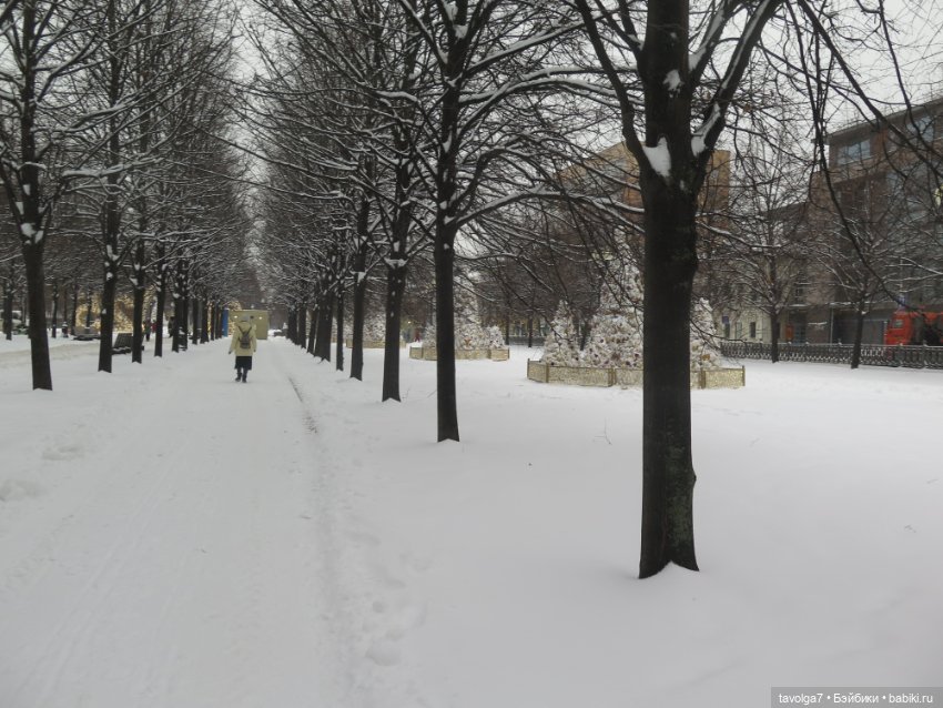 Идеальные уличные новогодние декорации Москва 2024-2025 (фото 8)