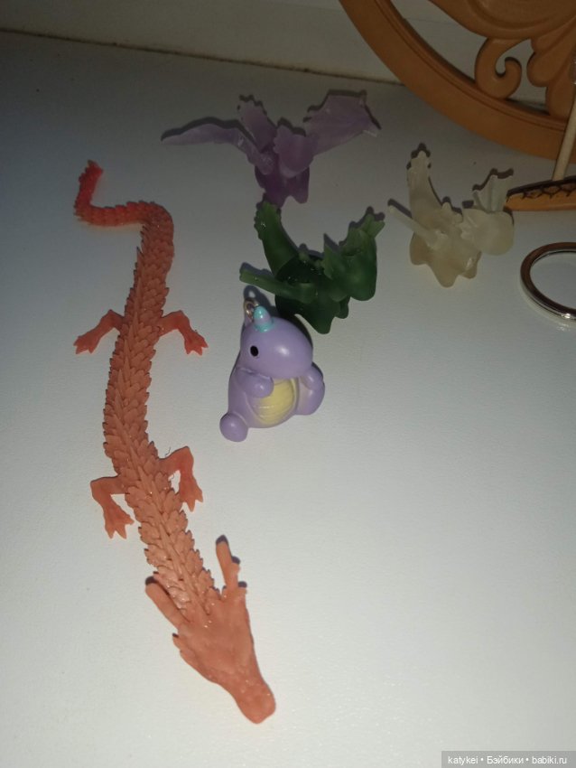 Дракончики передают год змейкам (фото 3)