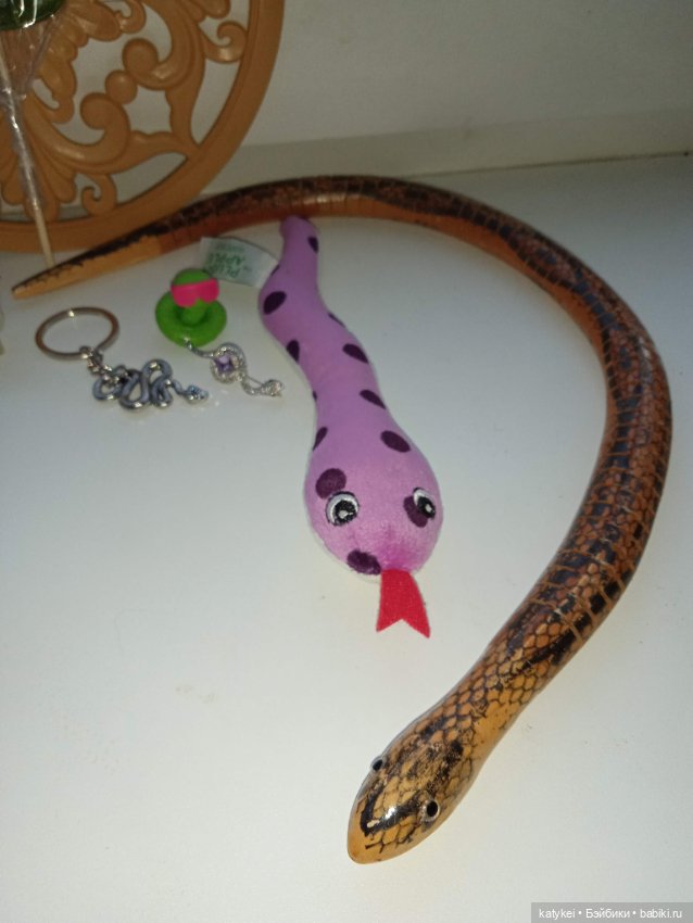 Дракончики передают год змейкам (фото 6)