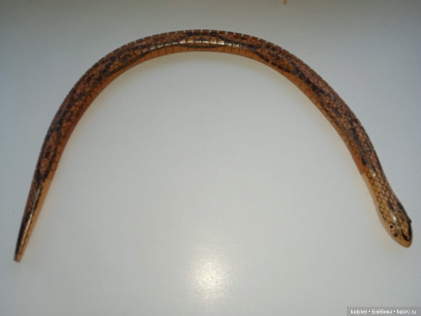 Дракончики передают год змейкам