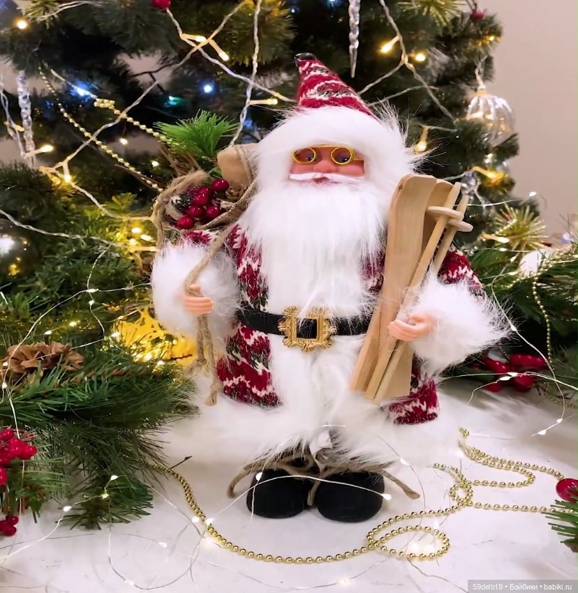 Деды Морозы на витринах магазинов