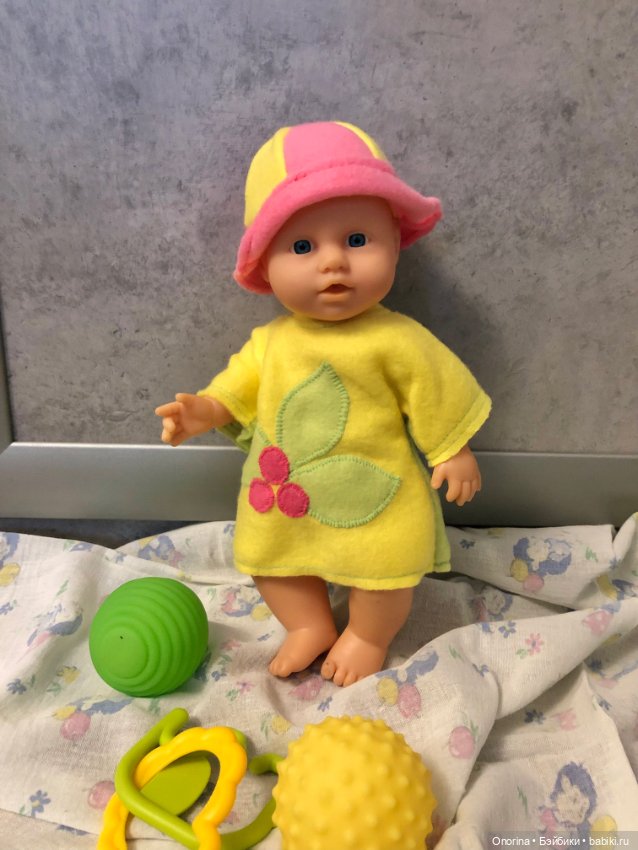 Мама платье шила дочке и остались лоскуточки