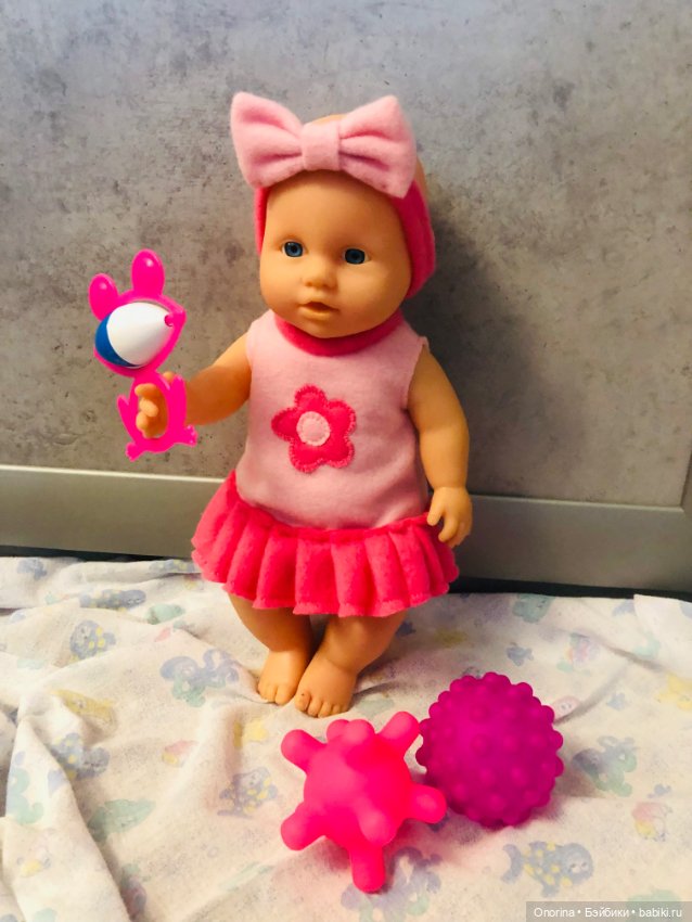 Мама платье шила дочке и остались лоскуточки