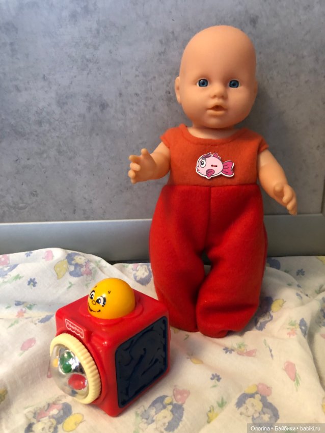 Мама платье шила дочке и остались лоскуточки