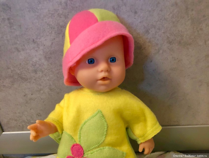 Мама платье шила дочке и остались лоскуточки