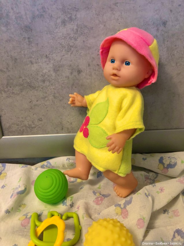 Мама платье шила дочке и остались лоскуточки