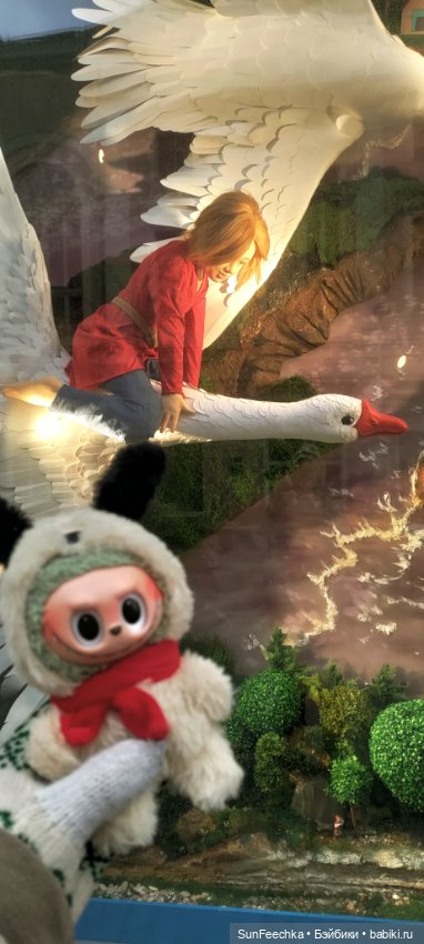 Лабубу путешествует в Рождество:) (фото 4)