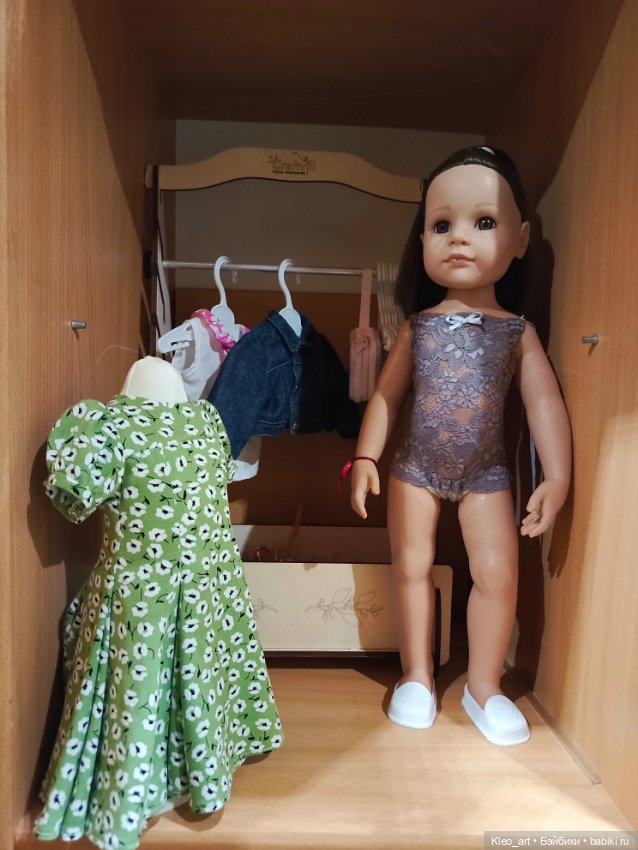 2025 год и мои куколки — Коллекции игровых кукол (Playline): фото полок (фото 5)