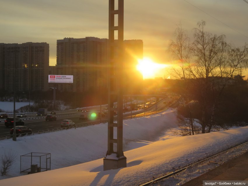 "Раз, два, три. За твоей спиной - лабиринт."