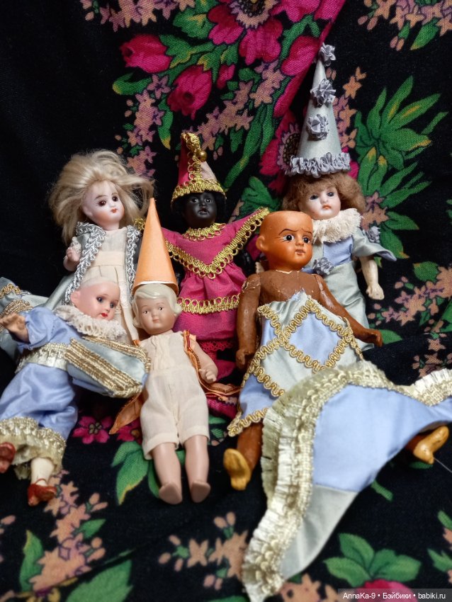 Примерка карнавальных костьюмов моими mignonette