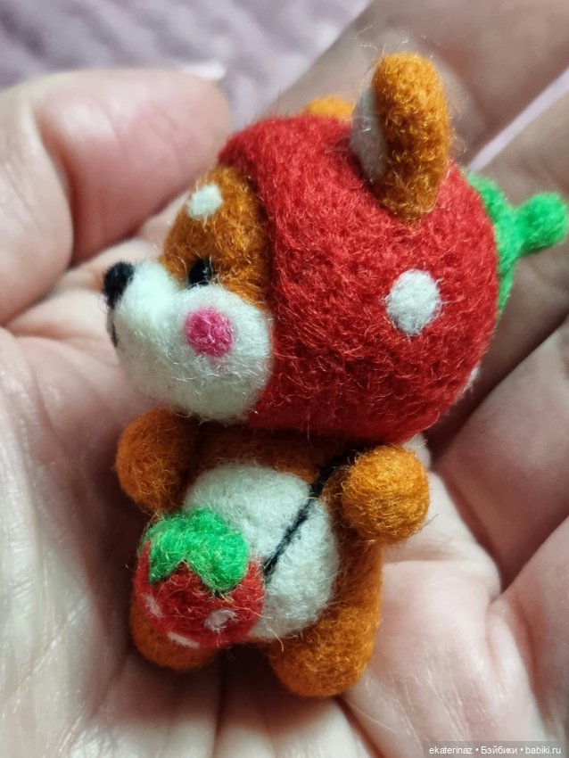 Клубничкин — Валяные игрушки из шерсти: сухое валяние (фото 5)