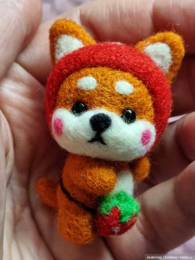 Клубничкин — Валяные игрушки из шерсти: сухое валяние (фото 3)