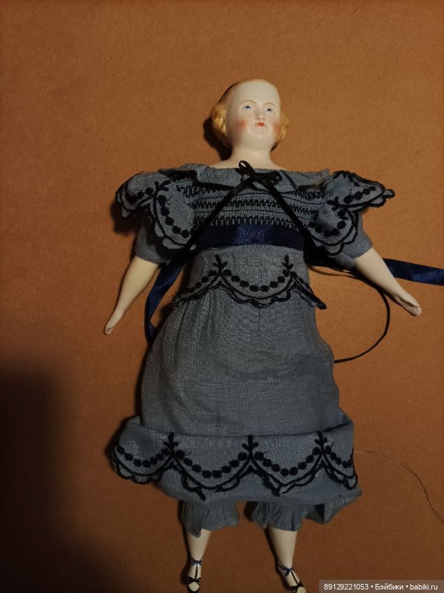 Новый наряд для Алисы — Редкие антикварные куклы и реплики: воск (фото 7)