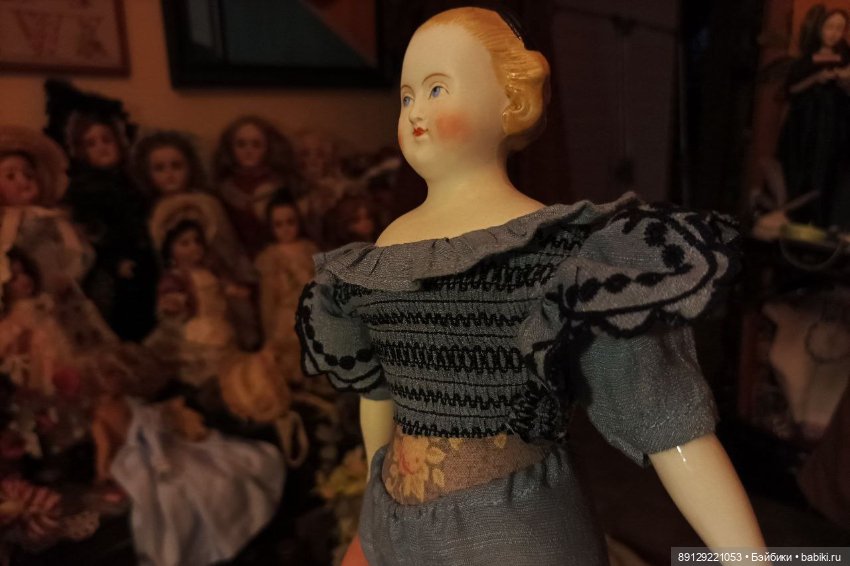 Новый наряд для Алисы — Редкие антикварные куклы и реплики: воск (фото 5)