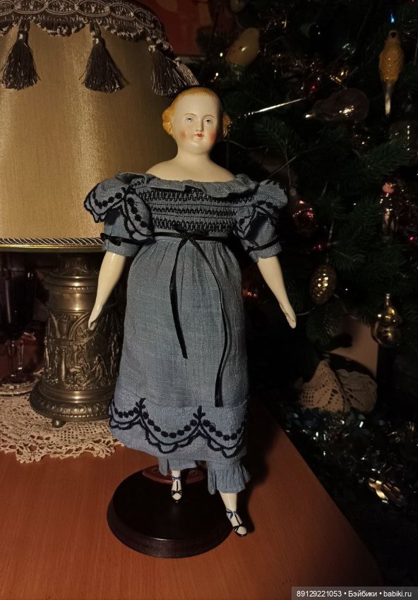 Новый наряд для Алисы — Редкие антикварные куклы и реплики: воск