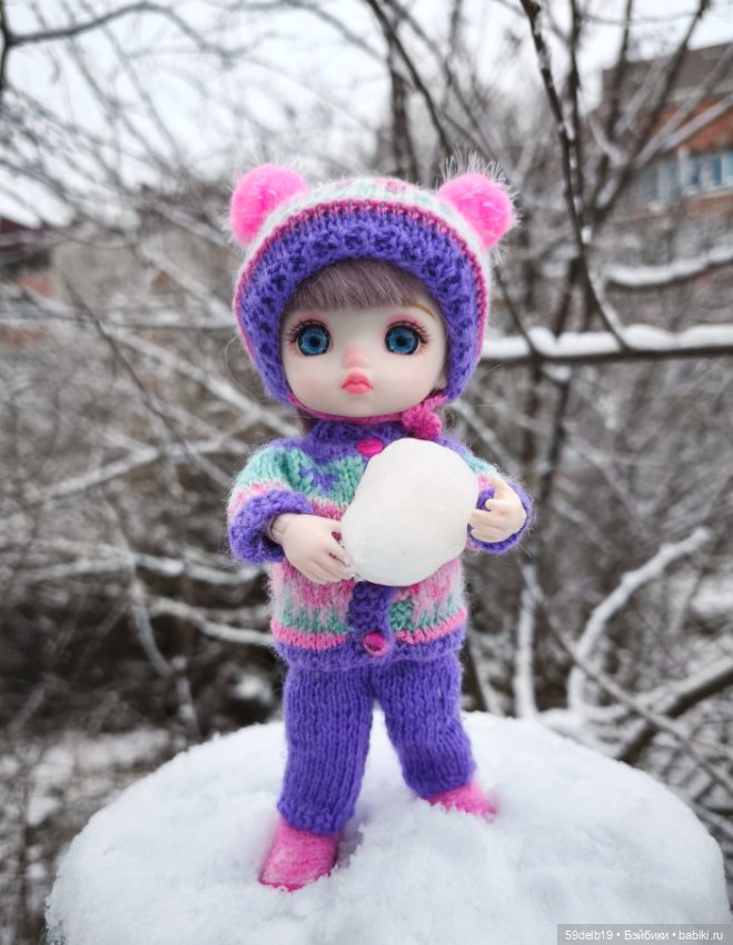 Снег выпал только в январе