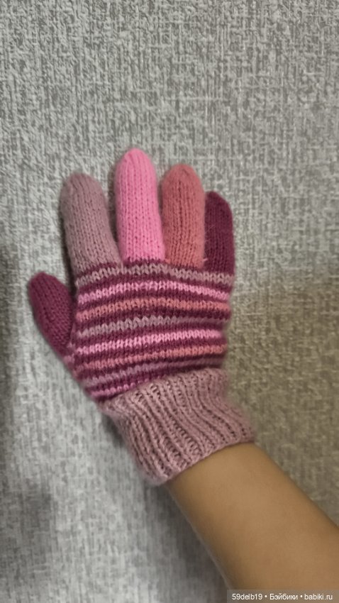 Яркие перчатки для внучки 4-х лет