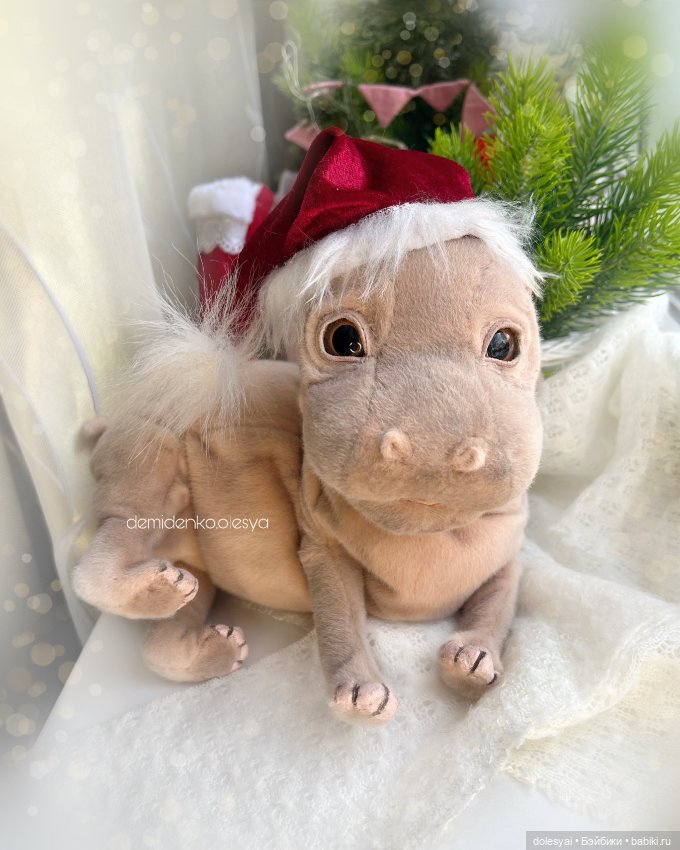 Бегемотик Офелия в новогодние праздники (фото 3)