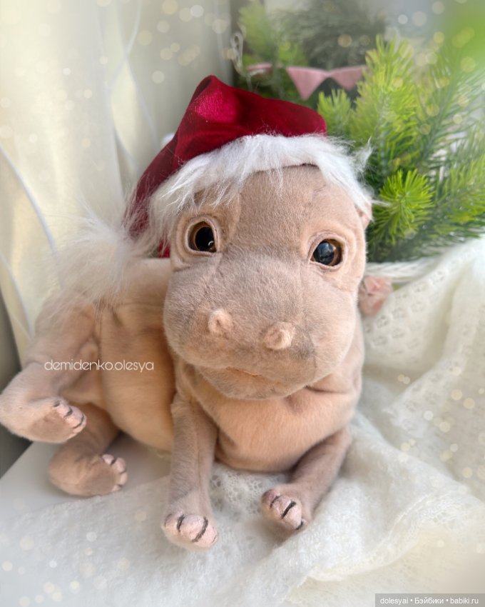 Бегемотик Офелия в новогодние праздники